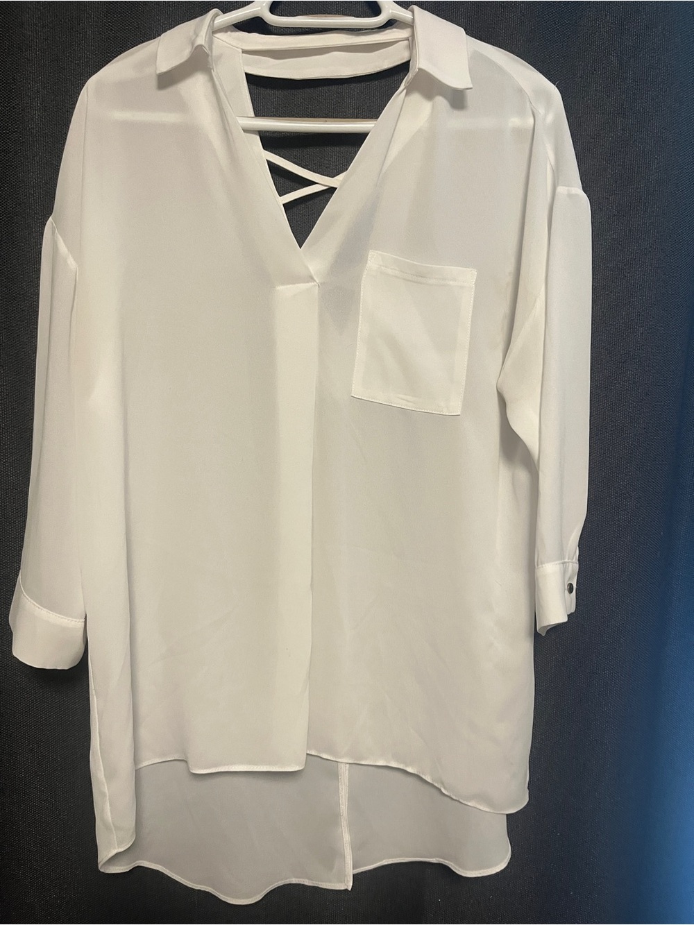 Frank Lyman Design White Women's Button-Down V-Neck Tunic Blouse